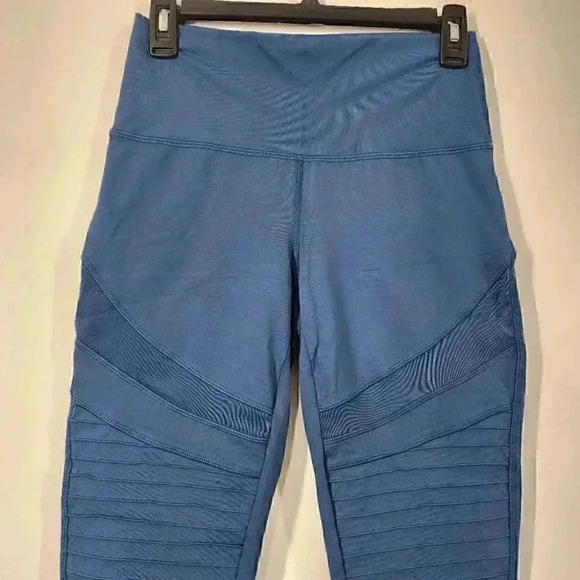 aerie Blue High Waist Cropped Activewear Legging Size M - Picture 3 of 8